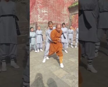 Shaolin Master Teaches Women 💕💥👊 Self defense #shorts #shaolin