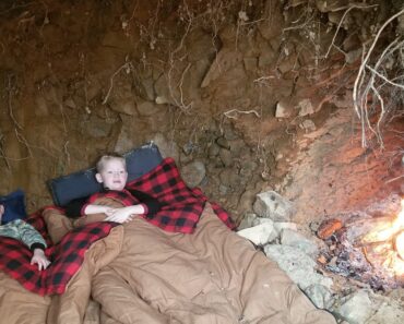 Winter Camping in Underground Bunker – Digging a Primitive Survival Stealth Shelter by Hand